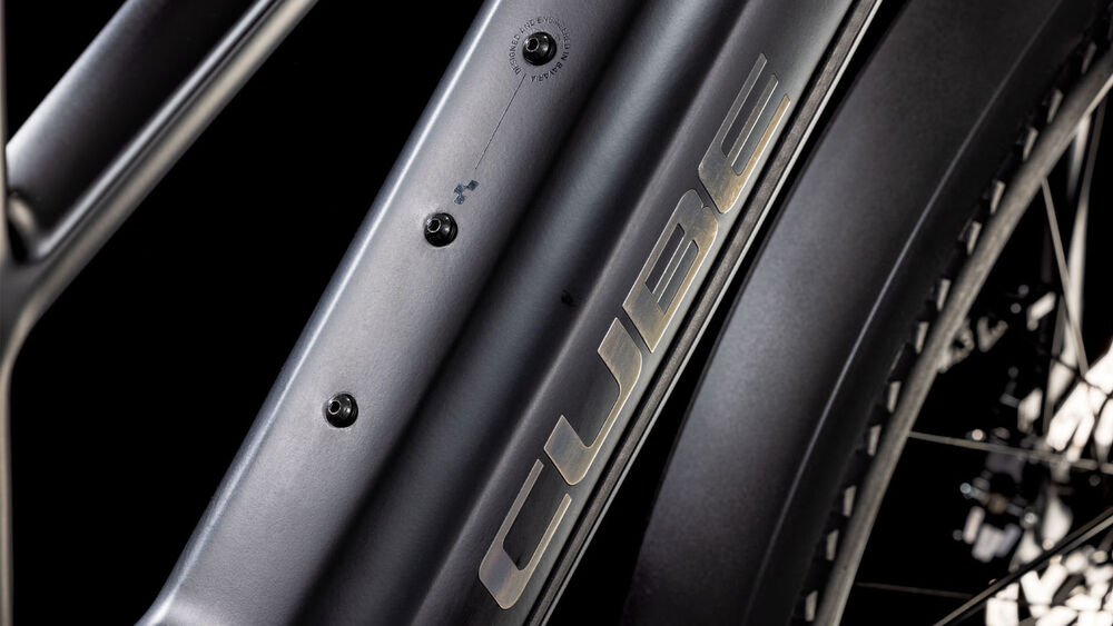 ROWER CUBE NURIDE HYBRID PRO 800 ALL 54M CZA/BRĄ 25 Z