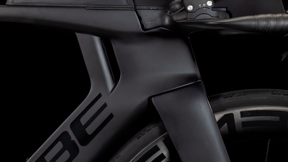 ROWER CUBE AERIUM C68X SLX L KAR/CZA 25