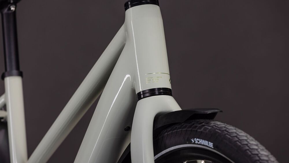 ROWER CUBE EDITOR HYBRID SLX FE 400X 50S BEŻ/CHRO 26 Z