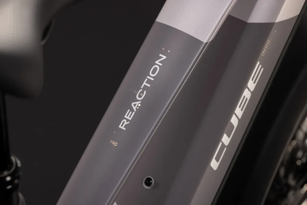 ROWER CUBE REACTION HYBRID PRO 800 FE 27 S 27 Z
